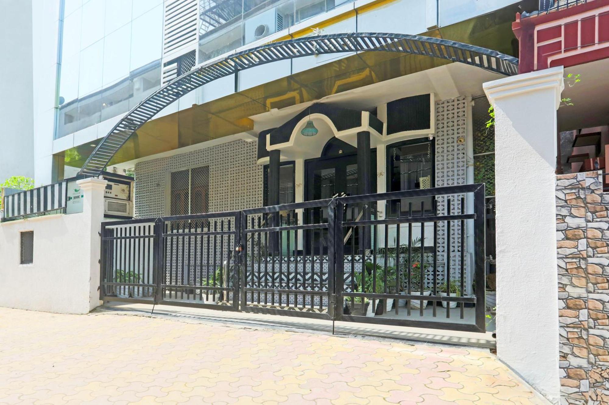 Super Townhouse Cantonment Varanasi Formerly Sarin Inn Exterior foto